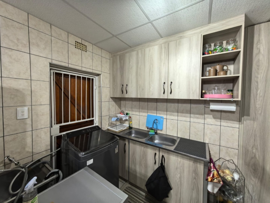 3 Bedroom Property for Sale in Rhodesdene Northern Cape